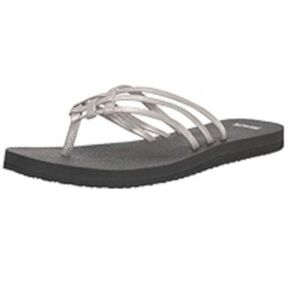 Sanuk flip flop sandals. Size 9